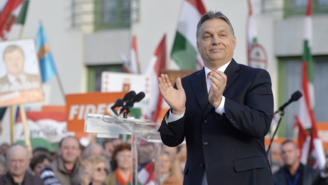 Szélesre tárja a vendégmunkások előtt az ország kapuit a Fidesz