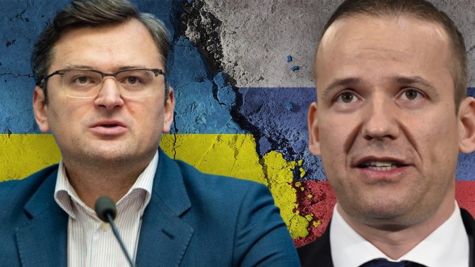 Toroczkai László és az ukrán külügyminiszter látható a képen.