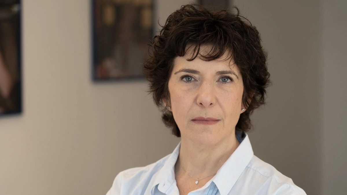 Dobrev Klára sajtótájékoztatón beszél a szexuális erőszak elleni törvénymódosításról.