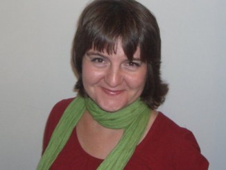 V. Naszályi Márta sajtótájékoztatón bejelenti, hogy kilép a Párbeszédből